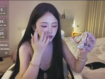 Jolie-22  live sex cam