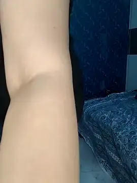 Poojajadoneuttam  live sex cam