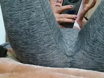 Candy_emilly12  live sex cam