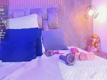 Blondehorny699  live sex cam