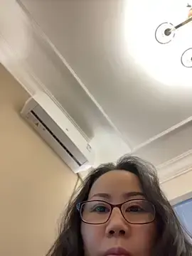 Zzz_nana  live sex cam