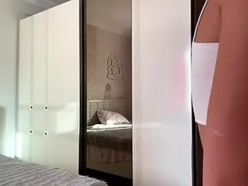 JuliaPierce  live sex cam