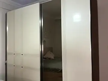JuliaPierce  live sex cam