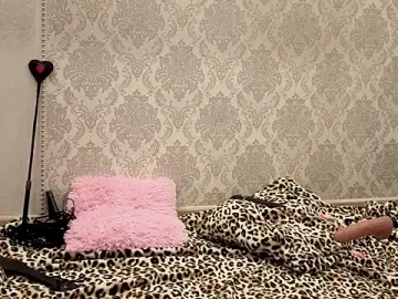 LesleyMil  live sex cam