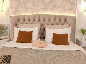 MargaretPeace  live sex cam