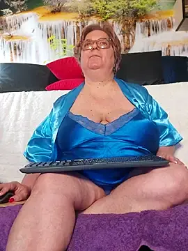 QueenPammy1  live sex cam