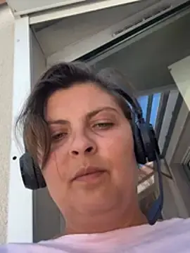 Emyandboy  live sex cam