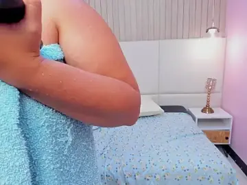 OliviaRicci  live sex cam