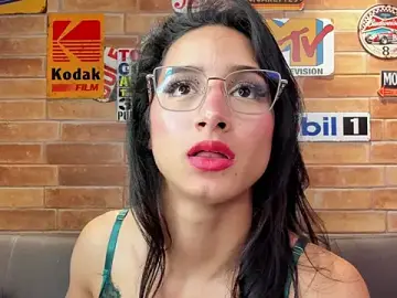 Foxy_sharlotte  live sex cam