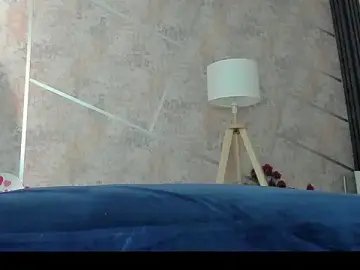 Skinnyeva  live sex cam