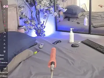 Candaceoweens  live sex cam
