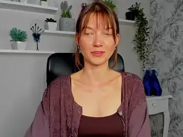 KiraBliss28  live sex cam