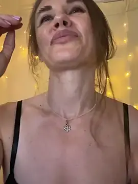 LucieMack  live sex cam