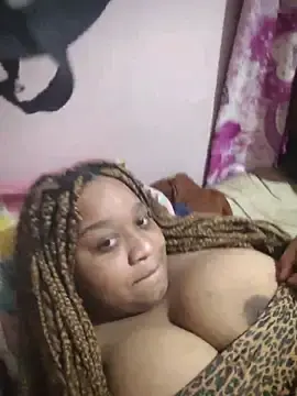 Mia_peituda  live sex cam