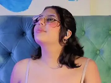 Paola_Lyon_  live sex cam