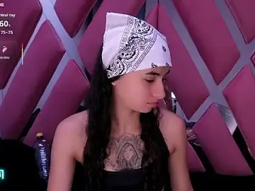 Pinksnake  live sex cam