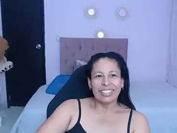 Mature_martina  live sex cam
