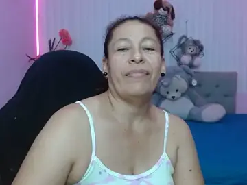 Mature_martina  live sex cam