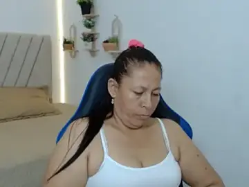 Mature_martina  live sex cam