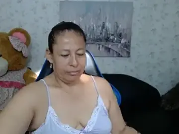 Mature_martina  live sex cam