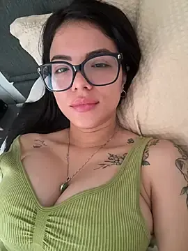 Nadia_smith  live sex cam