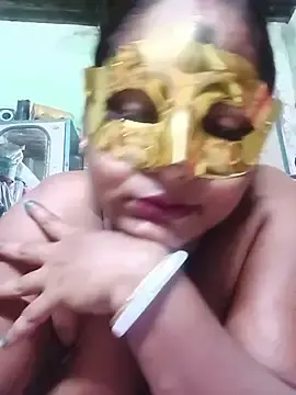 Roma-The-Queen  live sex cam