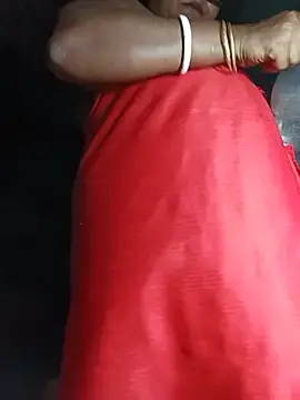 Roma-The-Queen  live sex cam