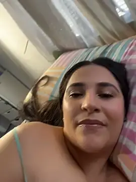 Taylortits  live sex cam