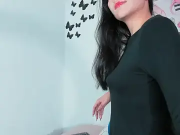 Emiily_Parkerr  live sex cam