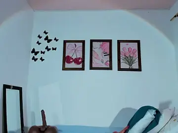 Emiily_Parkerr  live sex cam