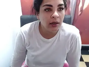 Laura_hottt  live sex cam