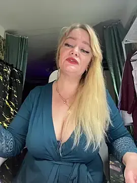 Sweet-blonde  live sex cam