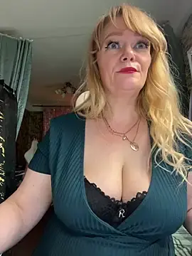 Sweet-blonde  live sex cam