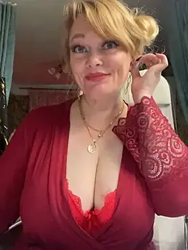 Sweet-blonde  live sex cam