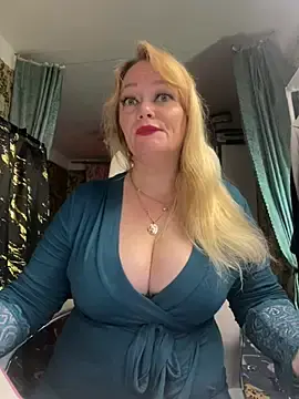 Sweet-blonde  live sex cam