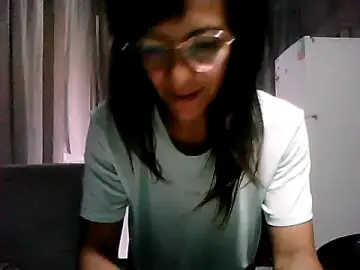 Vanestrip_69  live sex cam
