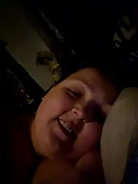 Largetits90  live sex cam