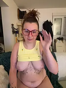 Lilichaudee  live sex cam
