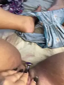 Loirinhasapek  live sex cam