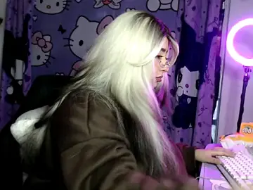 Lussyevans24  live sex cam