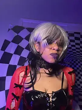 Nerdyhotgoth  live sex cam