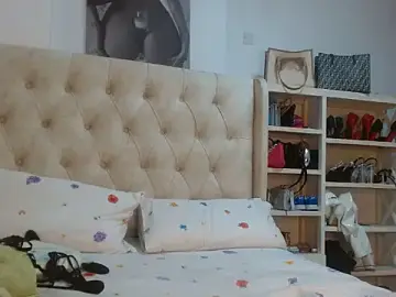 Aurora_smiley  live sex cam
