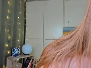 FredaWaterfall  live sex cam