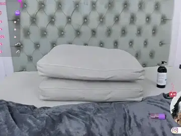 Aria_paul  live sex cam