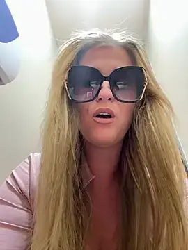 CharleighBaker  live sex cam