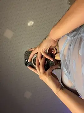 Alysa_g_  live sex cam