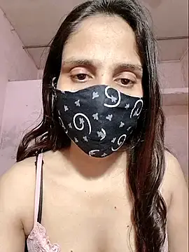 DIVINEDIVAA  live sex cam