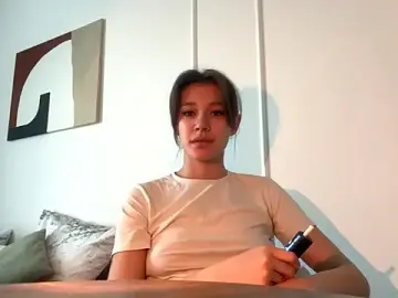 RoniBraccia  live sex cam