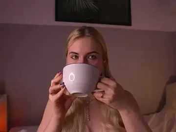Lorrie_love_story  live sex cam