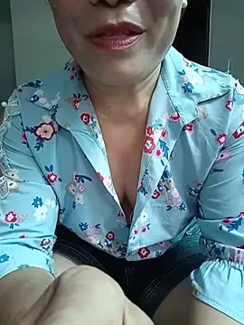 -Lytina-  live sex cam